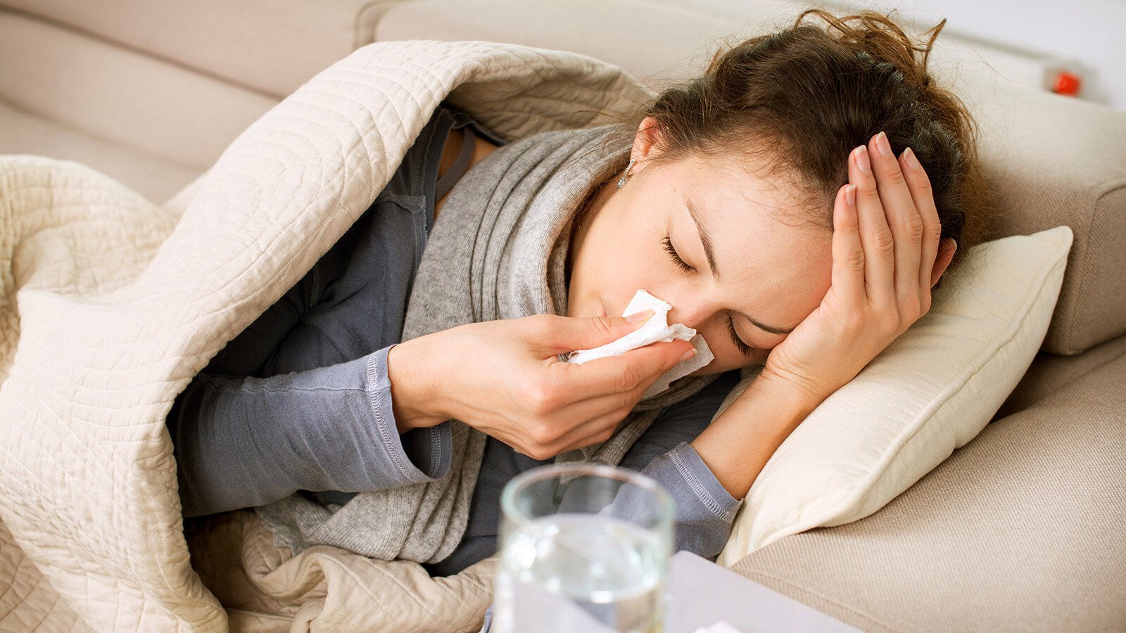 Quiz-Sick-woman_DT-27697788